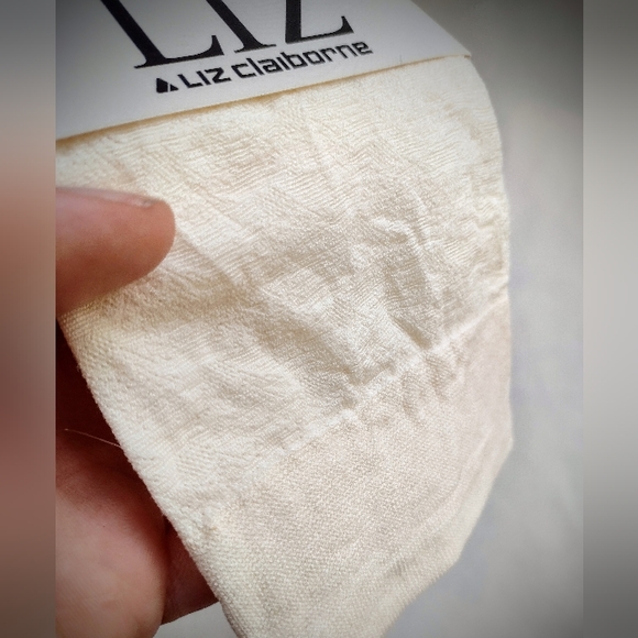 Liz Claiborne Women's Ivory Trouser Socks, Large (Sizes 9-11) Brand New NWT - Picture 4 of 8